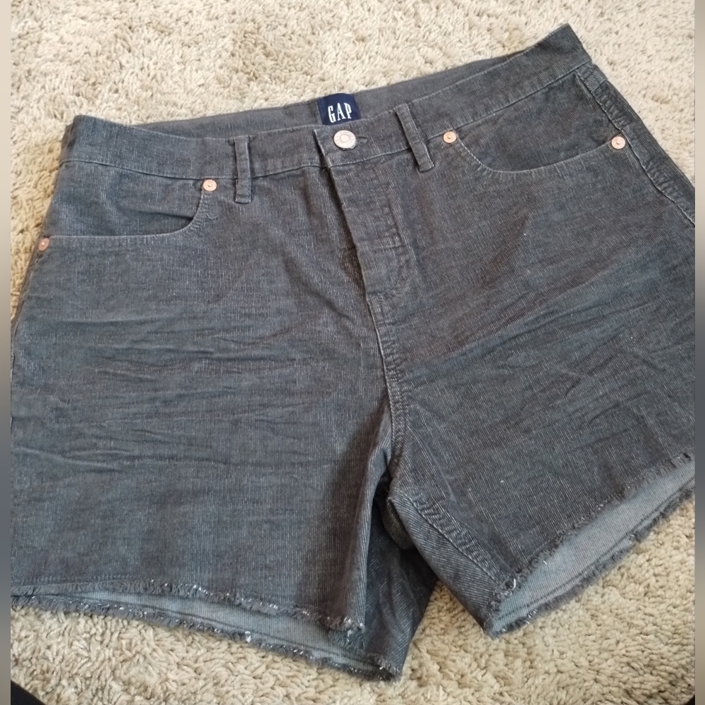 💕4 For 15 Sale! 💕 Gap Summer Shorts
